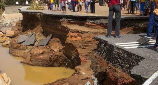 හානි වූ මාර්ග හා පාලම් ප්‍රතිසංස්කරණය ඇරඹේ!